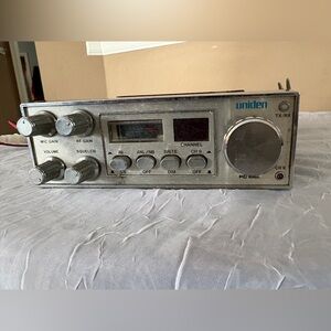 Uniden PC66a CB Radio